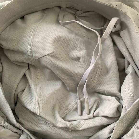 Lululemon Men’s Water-Repellent Hiking Short 7” Lined Mesh Large - Picture 5 of 7